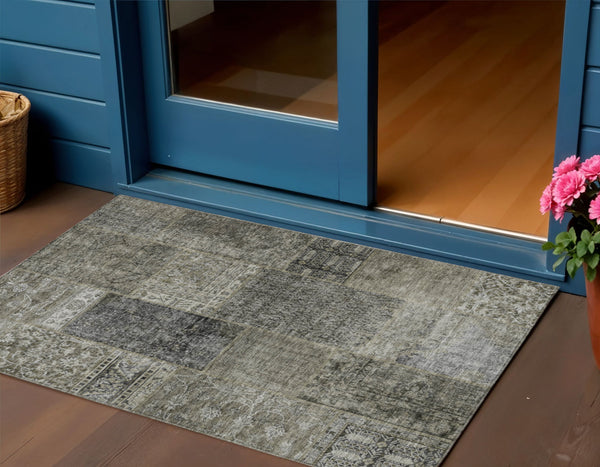 Homeroots 3' Stylish Brown Gray Charcoal Patchwork Washable Area Rug For Indoor And Outdoor Spaces 3' X 5' Polyester 580928