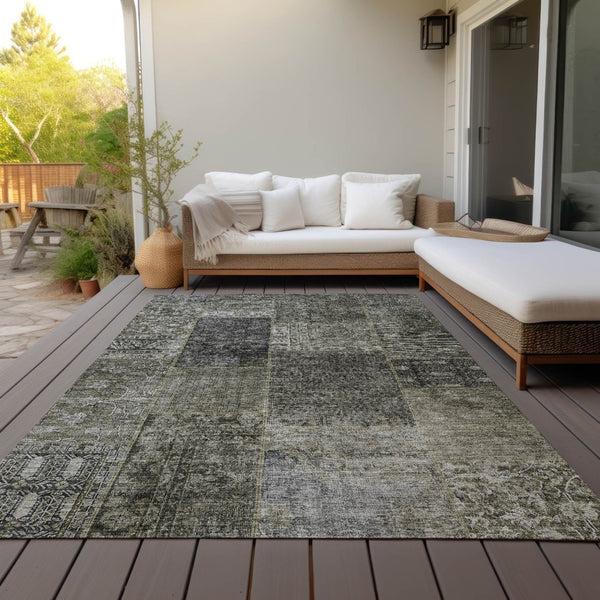 Homeroots 3' Stylish Brown Gray Charcoal Patchwork Washable Area Rug For Indoor And Outdoor Spaces 3' X 5' Polyester 580928