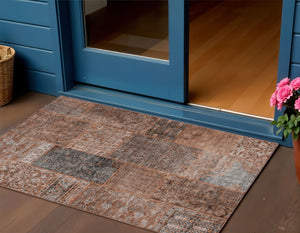 Homeroots 3' Stylish Brown Gray Charcoal Patchwork Washable Area Rug For Indoor And Outdoor Spaces 3' X 5' Polyester 580934