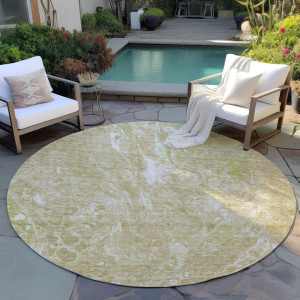 Homeroots 3' Beige Ivory And Artichoke Green Abstract Washable Area Rug For Indoor And Outdoor Spaces 8' Round Polyester 580942