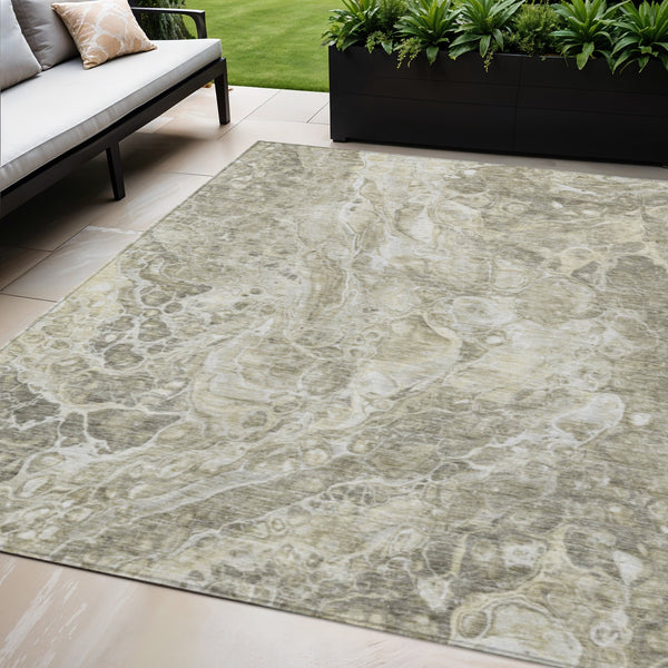 Homeroots 3' Beige Ivory And Artichoke Green Abstract Washable Area Rug For Indoor And Outdoor Spaces 5' X 8' Polyester 580965