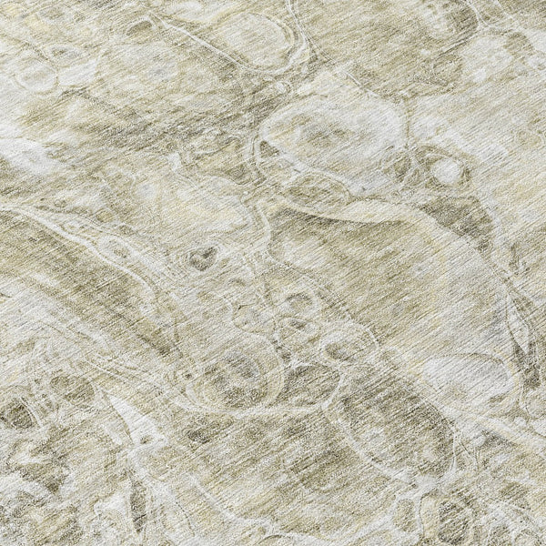 Homeroots 3' Beige Ivory And Artichoke Green Abstract Washable Area Rug For Indoor And Outdoor Spaces 8' Round Polyester 580966