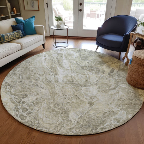 Homeroots 3' Beige Ivory And Artichoke Green Abstract Washable Area Rug For Indoor And Outdoor Spaces 8' Round Polyester 580966