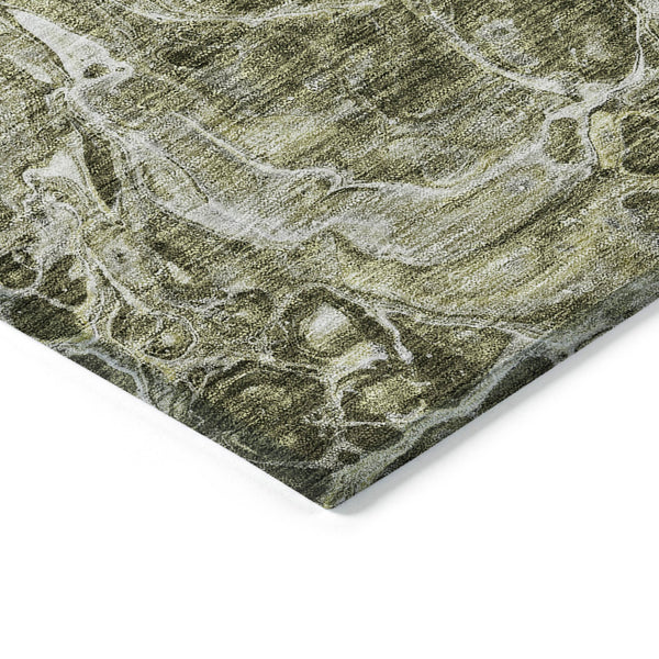 Homeroots 3' Beige Ivory And Artichoke Green Abstract Washable Area Rug For Indoor And Outdoor Spaces 3' X 5' Polyester 580976