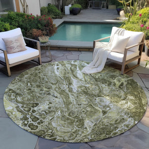 Homeroots 3' Beige Ivory And Artichoke Green Abstract Washable Area Rug For Indoor And Outdoor Spaces 8' Round Polyester 580978
