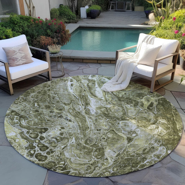 Homeroots 3' Beige Ivory And Artichoke Green Abstract Washable Area Rug For Indoor And Outdoor Spaces 8' Round Polyester 580978