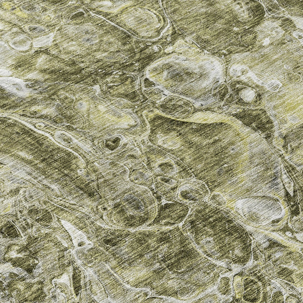 Homeroots 3' Beige Ivory And Artichoke Green Abstract Washable Area Rug For Indoor And Outdoor Spaces 8' Round Polyester 580978