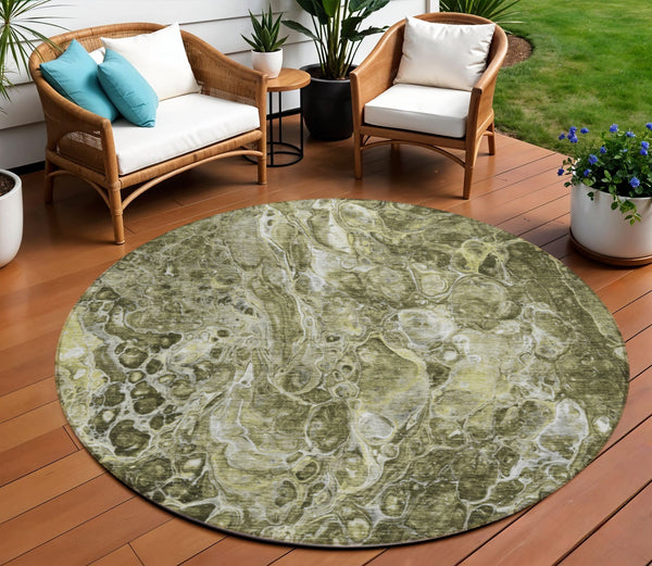 Homeroots 3' Beige Ivory And Artichoke Green Abstract Washable Area Rug For Indoor And Outdoor Spaces 8' Round Polyester 580978