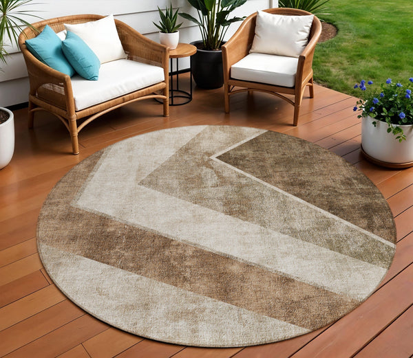 Homeroots 3' Brown And Beige Geometric Washable Indoor Outdoor Area Rug For Stylish Living Spaces & Patios 8' Round Polyester 580984