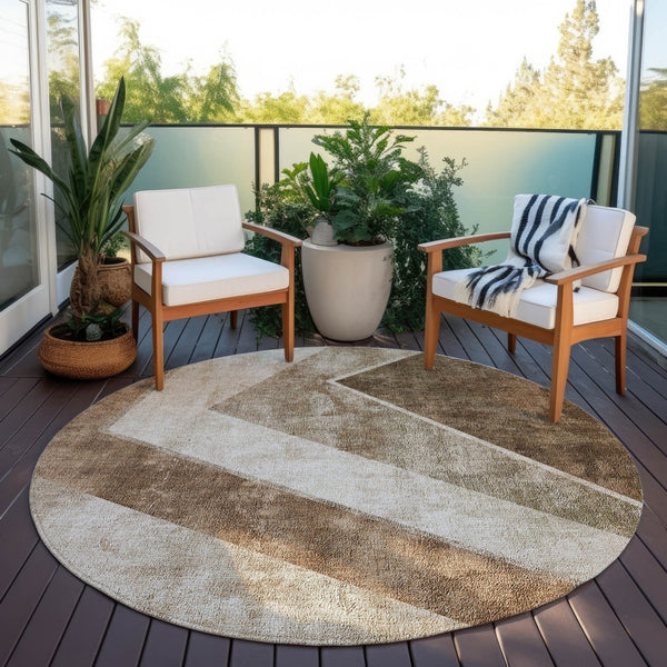 Homeroots 3' Brown And Beige Geometric Washable Indoor Outdoor Area Rug For Stylish Living Spaces & Patios 8' Round Polyester 580984