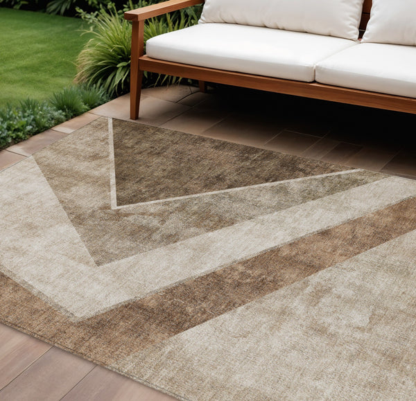Homeroots 3' Brown And Beige Geometric Washable Indoor Outdoor Area Rug For Stylish Living Spaces & Patios 8' X 10' Polyester 580985