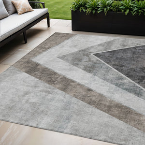 Homeroots 3' Brown And Beige Geometric Washable Indoor Outdoor Area Rug For Stylish Living Spaces & Patios 5' X 8' Polyester 580995