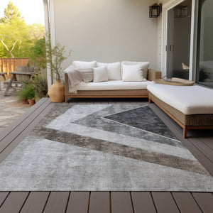 Homeroots 3' Brown And Beige Geometric Washable Indoor Outdoor Area Rug For Stylish Living Spaces & Patios 5' X 8' Polyester 580995