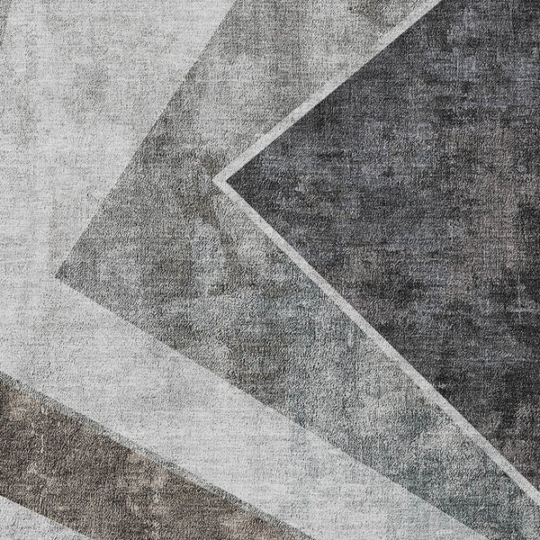 Homeroots 3' Brown And Beige Geometric Washable Indoor Outdoor Area Rug For Stylish Living Spaces & Patios 5' X 8' Polyester 580995