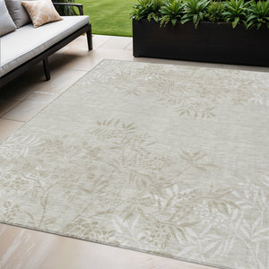 Homeroots 3' Beige Floral Area Rug - Stylish Washable Design For Indoor & Outdoor Spaces, Stain Resistant 5' X 8' Polyester 581072