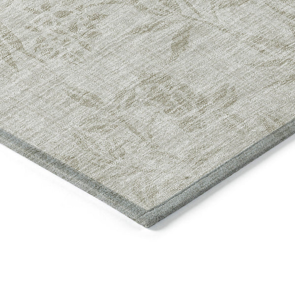 Homeroots 3' Beige Floral Area Rug - Stylish Washable Design For Indoor & Outdoor Spaces, Stain Resistant 8' X 10' Polyester 581074
