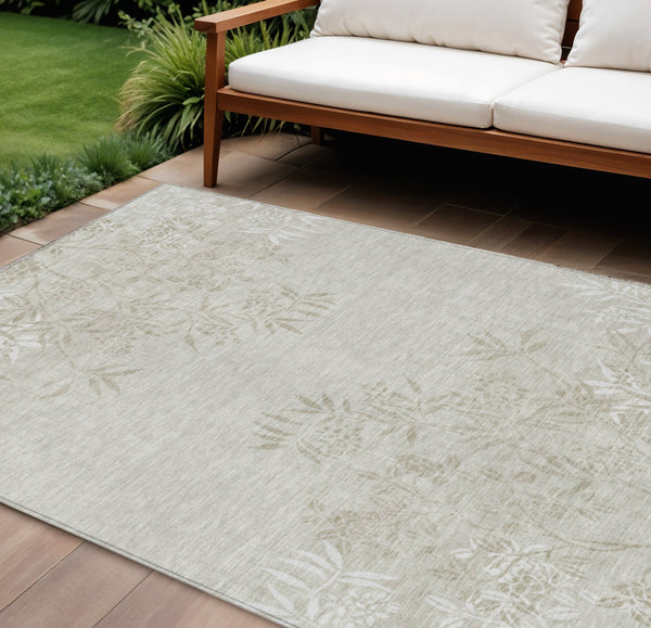 Homeroots 3' Beige Floral Area Rug - Stylish Washable Design For Indoor & Outdoor Spaces, Stain Resistant 9' X 12' Polyester 581075