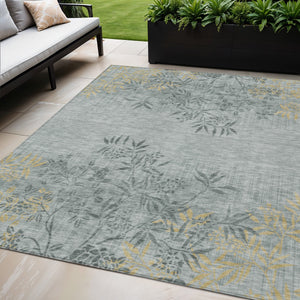 Homeroots 3' Beige Floral Area Rug - Stylish Washable Design For Indoor & Outdoor Spaces, Stain Resistant 5' X 8' Polyester 581078