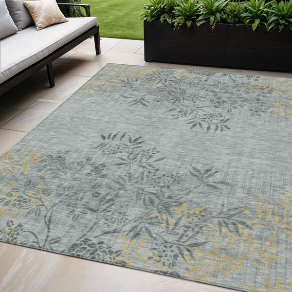 Homeroots 3' Beige Floral Area Rug - Stylish Washable Design For Indoor & Outdoor Spaces, Stain Resistant 5' X 8' Polyester 581078