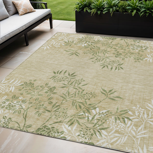 Homeroots 3' Beige Floral Area Rug - Stylish Washable Design For Indoor & Outdoor Spaces, Stain Resistant 5' X 8' Polyester 581084
