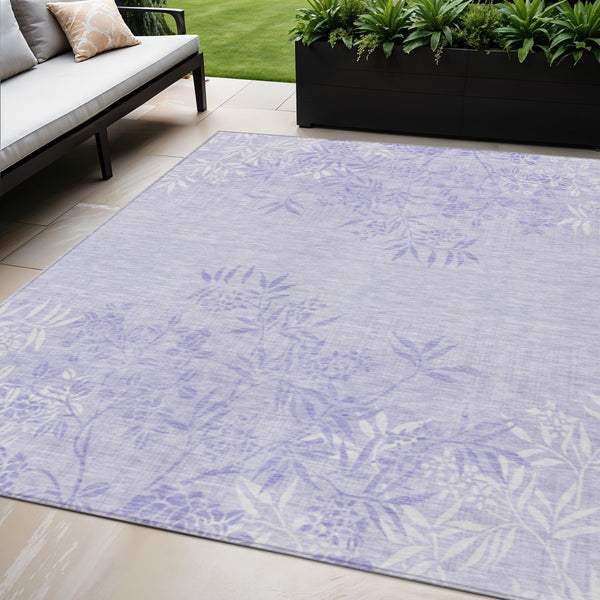 Homeroots 3' Beige Floral Area Rug - Stylish Washable Design For Indoor & Outdoor Spaces, Stain Resistant 5' X 8' Polyester 581090