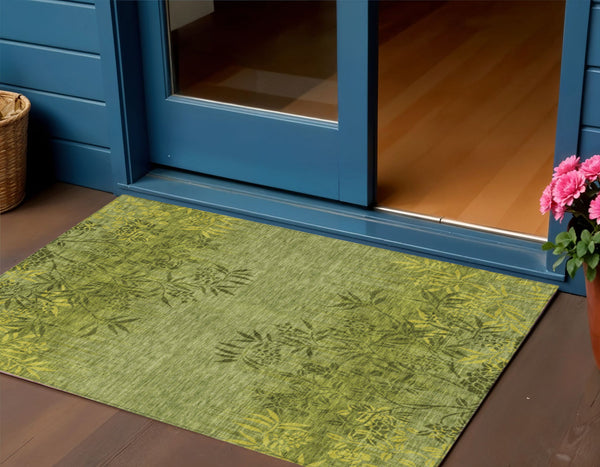 Homeroots 3' Beige Floral Area Rug - Stylish Washable Design For Indoor & Outdoor Spaces, Stain Resistant 3' X 5' Polyester 581101