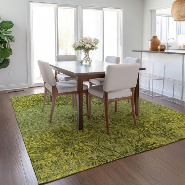 Homeroots 3' Beige Floral Area Rug - Stylish Washable Design For Indoor & Outdoor Spaces, Stain Resistant 3' X 5' Polyester 581101