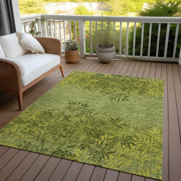 Homeroots 3' Beige Floral Area Rug - Stylish Washable Design For Indoor & Outdoor Spaces, Stain Resistant 3' X 5' Polyester 581101