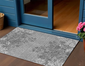 Homeroots 3' Beige Floral Area Rug - Stylish Washable Design For Indoor & Outdoor Spaces, Stain Resistant 3' X 5' Polyester 581107