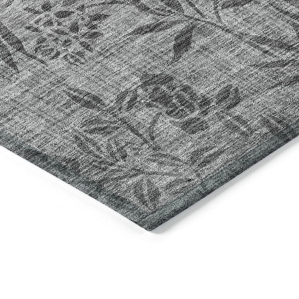 Homeroots 3' Beige Floral Area Rug - Stylish Washable Design For Indoor & Outdoor Spaces, Stain Resistant 3' X 5' Polyester 581107