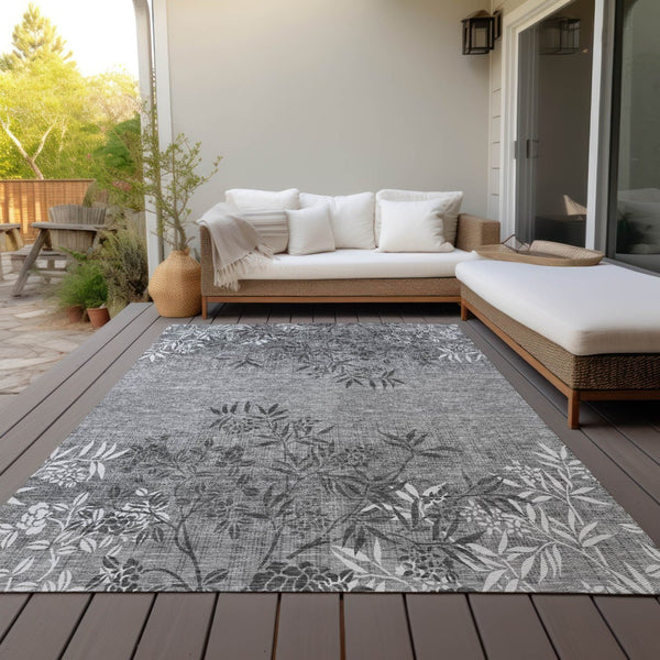 Homeroots 3' Beige Floral Area Rug - Stylish Washable Design For Indoor & Outdoor Spaces, Stain Resistant 10' X 14' Polyester 581112