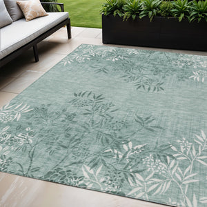 Homeroots 3' Beige Floral Area Rug - Stylish Washable Design For Indoor & Outdoor Spaces, Stain Resistant 5' X 8' Polyester 581114