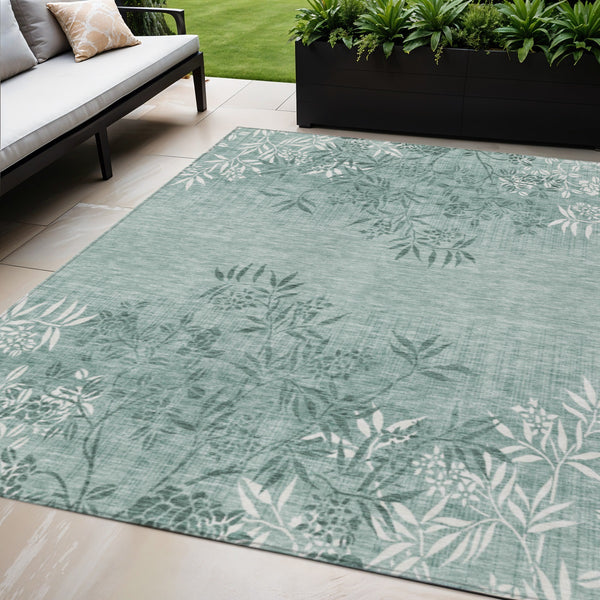 Homeroots 3' Beige Floral Area Rug - Stylish Washable Design For Indoor & Outdoor Spaces, Stain Resistant 5' X 8' Polyester 581114