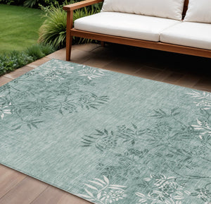 Homeroots 3' Beige Floral Area Rug - Stylish Washable Design For Indoor & Outdoor Spaces, Stain Resistant 8' X 10' Polyester 581116