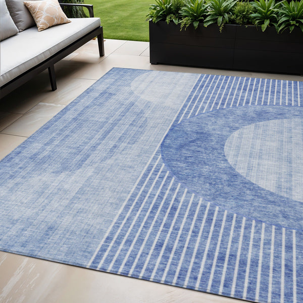 Homeroots 3' Stylish Denim Blue & Sky Blue Geometric Washable Indoor Outdoor Area Rug For Versatile Spaces 5' X 8' Polyester 581174