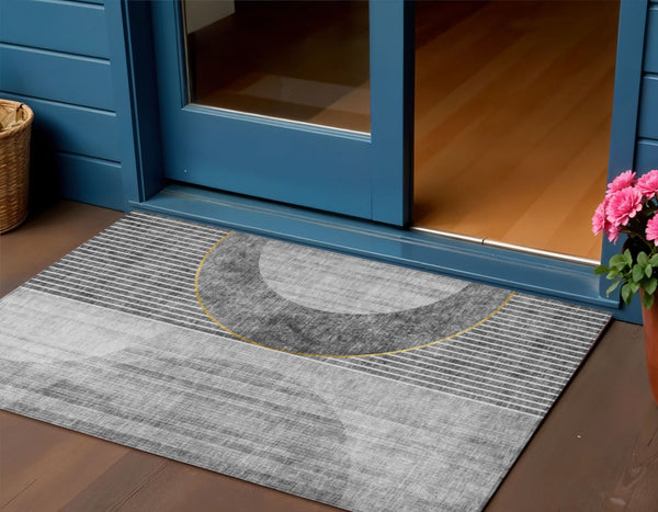 Homeroots 3' Stylish Denim Blue & Sky Blue Geometric Washable Indoor Outdoor Area Rug For Versatile Spaces 3' X 5' Polyester 581179