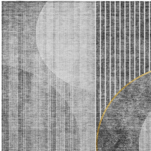 Homeroots 3' Stylish Denim Blue & Sky Blue Geometric Washable Indoor Outdoor Area Rug For Versatile Spaces 3' X 5' Polyester 581179