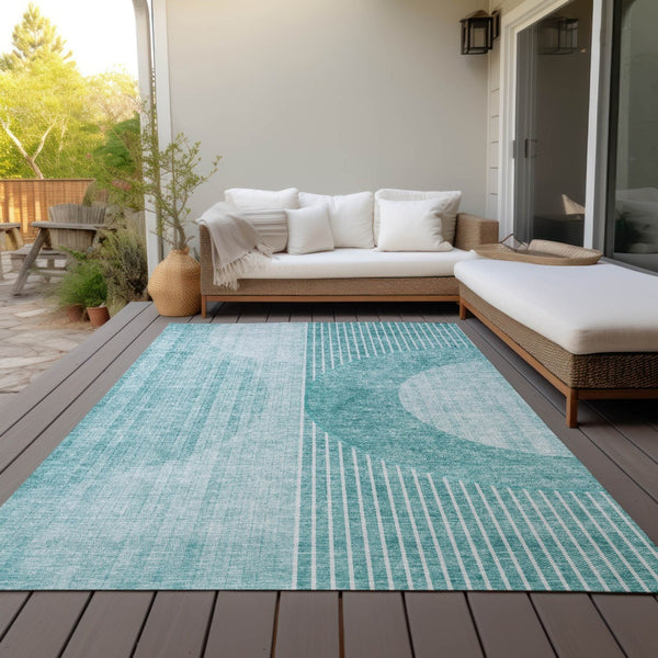 Homeroots 3' Stylish Denim Blue & Sky Blue Geometric Washable Indoor Outdoor Area Rug For Versatile Spaces 3' X 5' Polyester 581191
