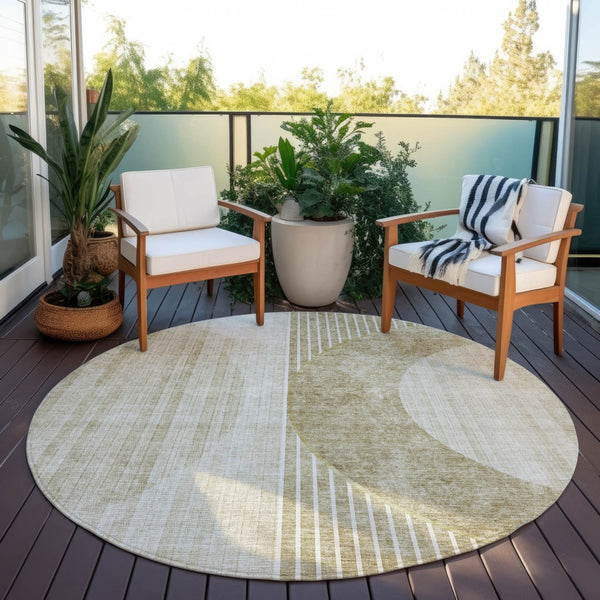 Homeroots 3' Stylish Denim Blue & Sky Blue Geometric Washable Indoor Outdoor Area Rug For Versatile Spaces 8' Round Polyester 581199