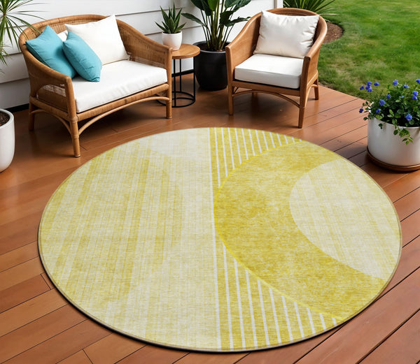 Homeroots 3' Stylish Denim Blue & Sky Blue Geometric Washable Indoor Outdoor Area Rug For Versatile Spaces 8' Round Polyester 581205
