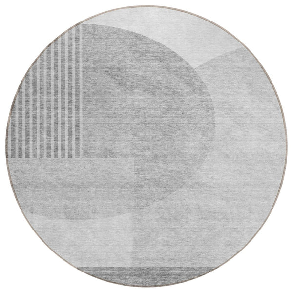 HomeRoots 5' Geometric Area Rug in Gray, Silver, and Ivory - Washable Design for Indoor and Outdoor Durability 8' Round 581289