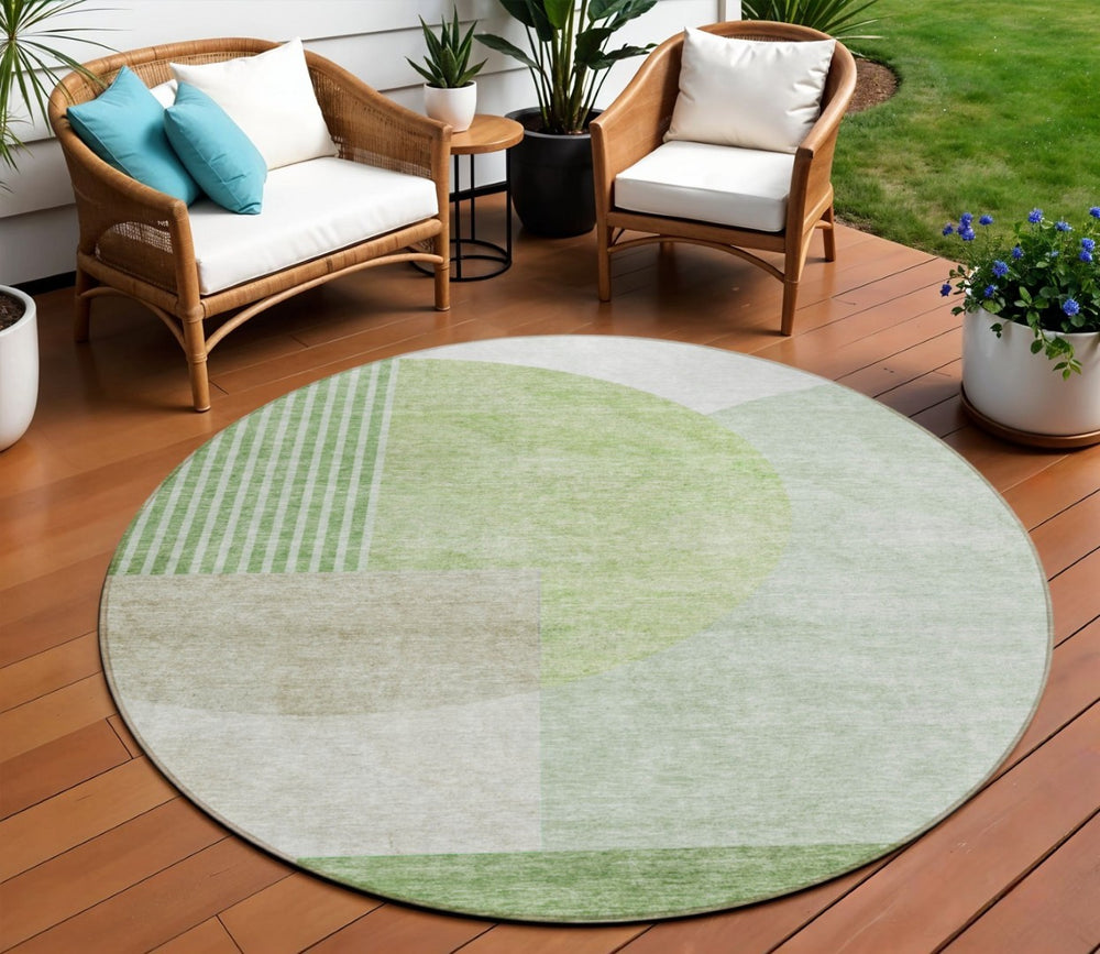 HomeRoots 5' Olive Green Geometric Indoor Outdoor Area Rug – Durable, Washable, Stylish for Any Space 8' Round 581295