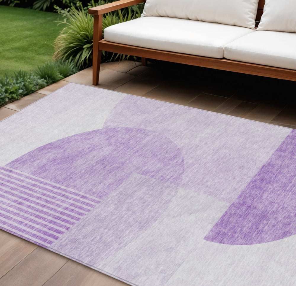 HomeRoots 9' Bold Purple and Lavender Geometric Washable Area Rug for Indoor and Outdoor Versatility 9' X 12' 581303