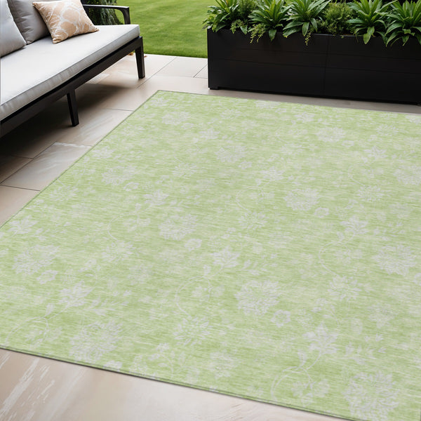 Homeroots 3' Artichoke Green Floral Washable Area Rug - Perfect For Indoor & Outdoor Spaces, Stain Resistant 5' X 8' Polyester 581396