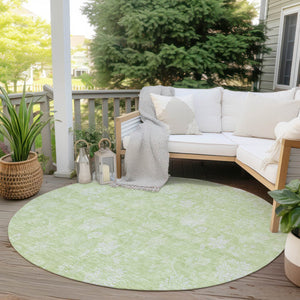 Homeroots 3' Artichoke Green Floral Washable Area Rug - Perfect For Indoor & Outdoor Spaces, Stain Resistant 8' Round Polyester 581397