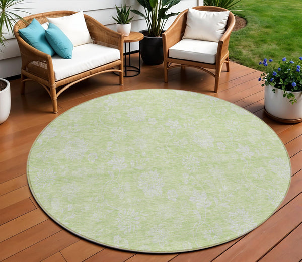 Homeroots 3' Artichoke Green Floral Washable Area Rug - Perfect For Indoor & Outdoor Spaces, Stain Resistant 8' Round Polyester 581397