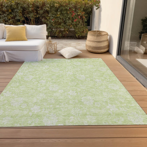 Homeroots 3' Artichoke Green Floral Washable Area Rug - Perfect For Indoor & Outdoor Spaces, Stain Resistant 8' X 10' Polyester 581398