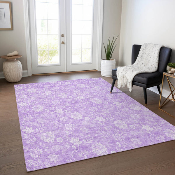 Homeroots 3' Artichoke Green Floral Washable Area Rug - Perfect For Indoor & Outdoor Spaces, Stain Resistant 5' X 8' Polyester 581432