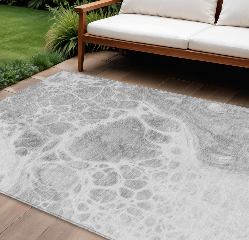 HomeRoots 9' Nautical Washable Area Rug for Indoor Outdoor Use - Stylish Gray, Silver, and Ivory Design 9' X 12' 581507