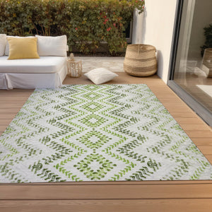 Homeroots 3' Stylish Green And Ivory Geometric Washable Area Rug For Indoor And Outdoor Spaces, Durable Design 3' X 5' Polyester 581539